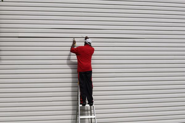 Loose Siding Repair in Richmond