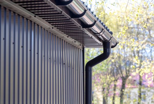 Sheet Metal Siding Repair in Richmond