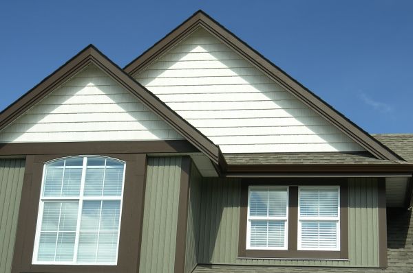 Cost of Vertical Vinyl Siding Repair in Richmond