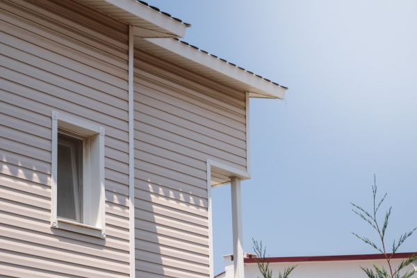Cost of Vinyl Siding Hole Repair in Richmond